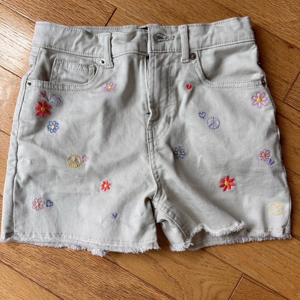 GAP Cream Floral Embroidered Shorts